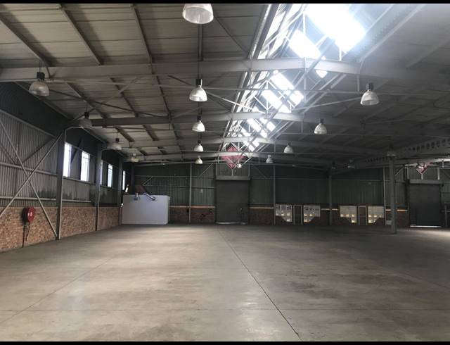 2,316M² WAREHOUSE TO LET IN ROOIHUISKRAAL